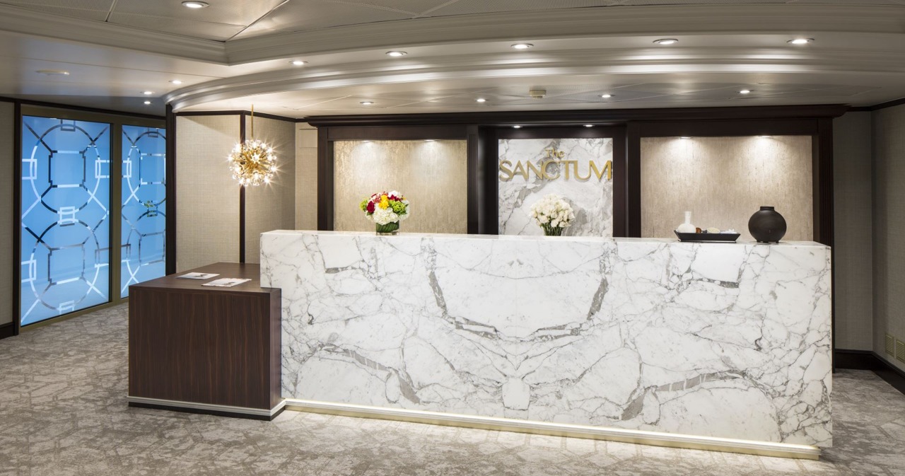 Круїзний лайнер Azamara Onward - spa_reception