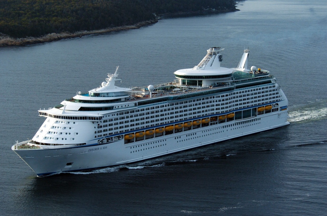 Круїзний лайнер Explorer of the Seas - Explorer of the Seas 5*