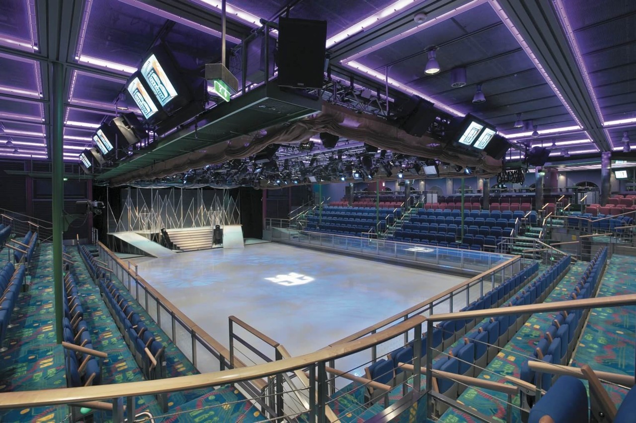 Круїзний лайнер Explorer of the Seas - Каток (Skating Ring)