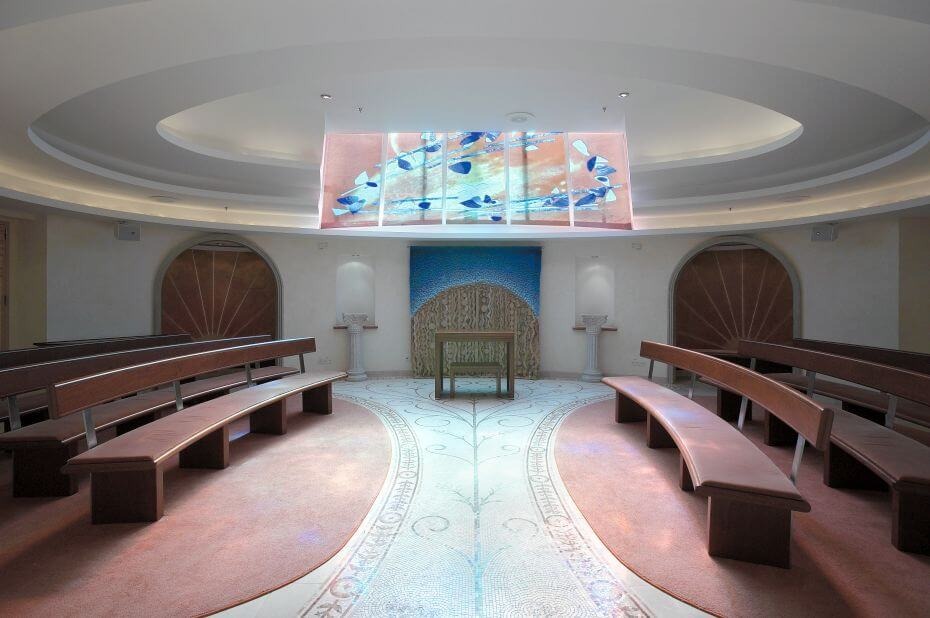 Круїзний лайнер Explorer of the Seas - Часовня (Skylight Chapel)
