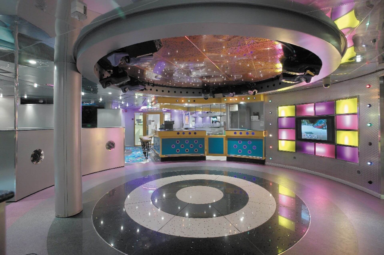 Круїзний лайнер Explorer of the Seas - Оптическая комната (Optix Room)