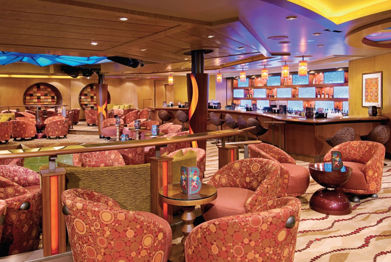Круїзний лайнер Grandeur of the Seas - Гостиная Boleros (Boleros Lounge)
