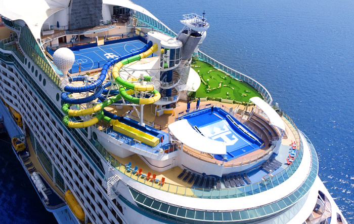 Круїзний лайнер Voyager of the Seas