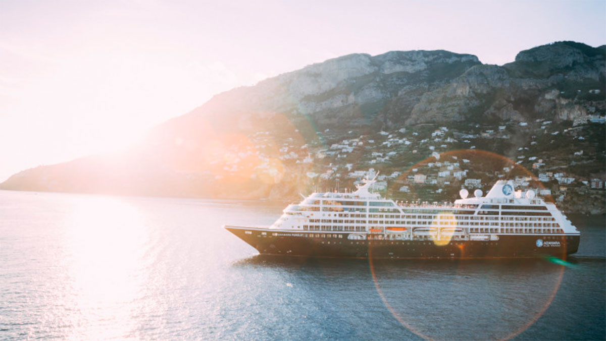 Royal Caribbean Group оголосила про продаж бренду Azamara компанії Sycamore Partners.