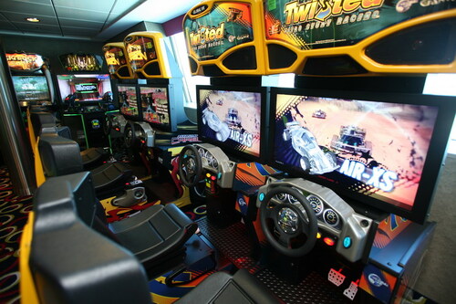 Клуб Х (X Club computer games room)